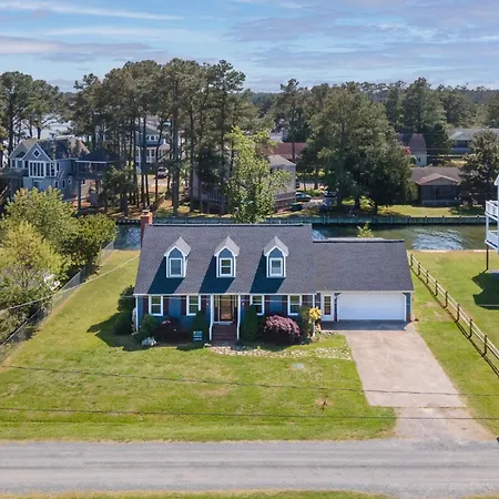 Chamallow - Waterfront Home With Floating Dock!
